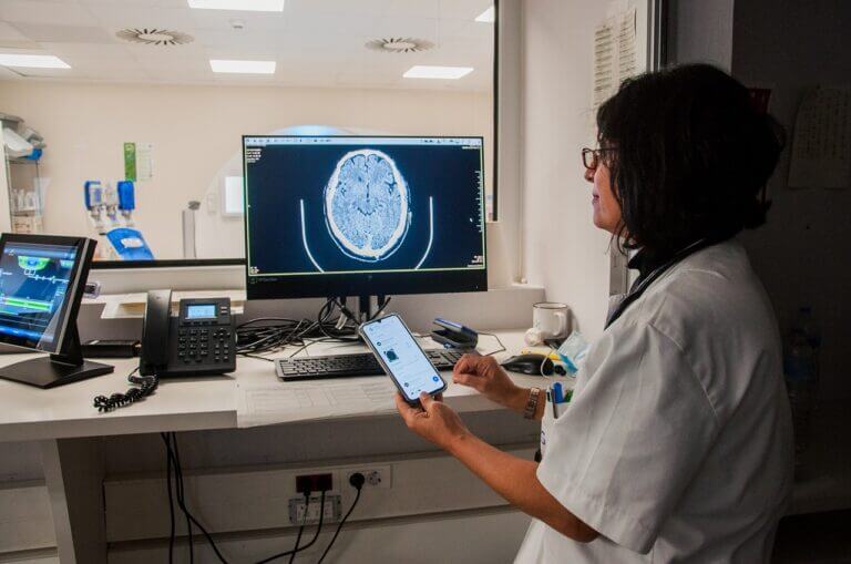 Leggi l'articolo El Hospital General de Granollers utiliza IA para acelerar el diagnóstico de pacientes con ictus