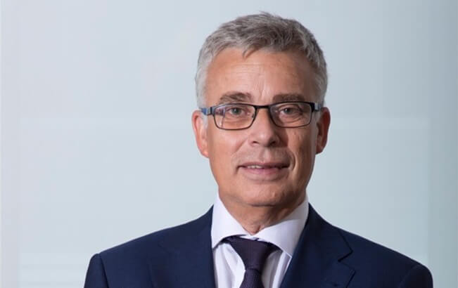 Leggi l'articolo Ángel Blanco (Quirónsalud): "Con la solución de IA Scribe, el médico puede centrarse en el paciente"
