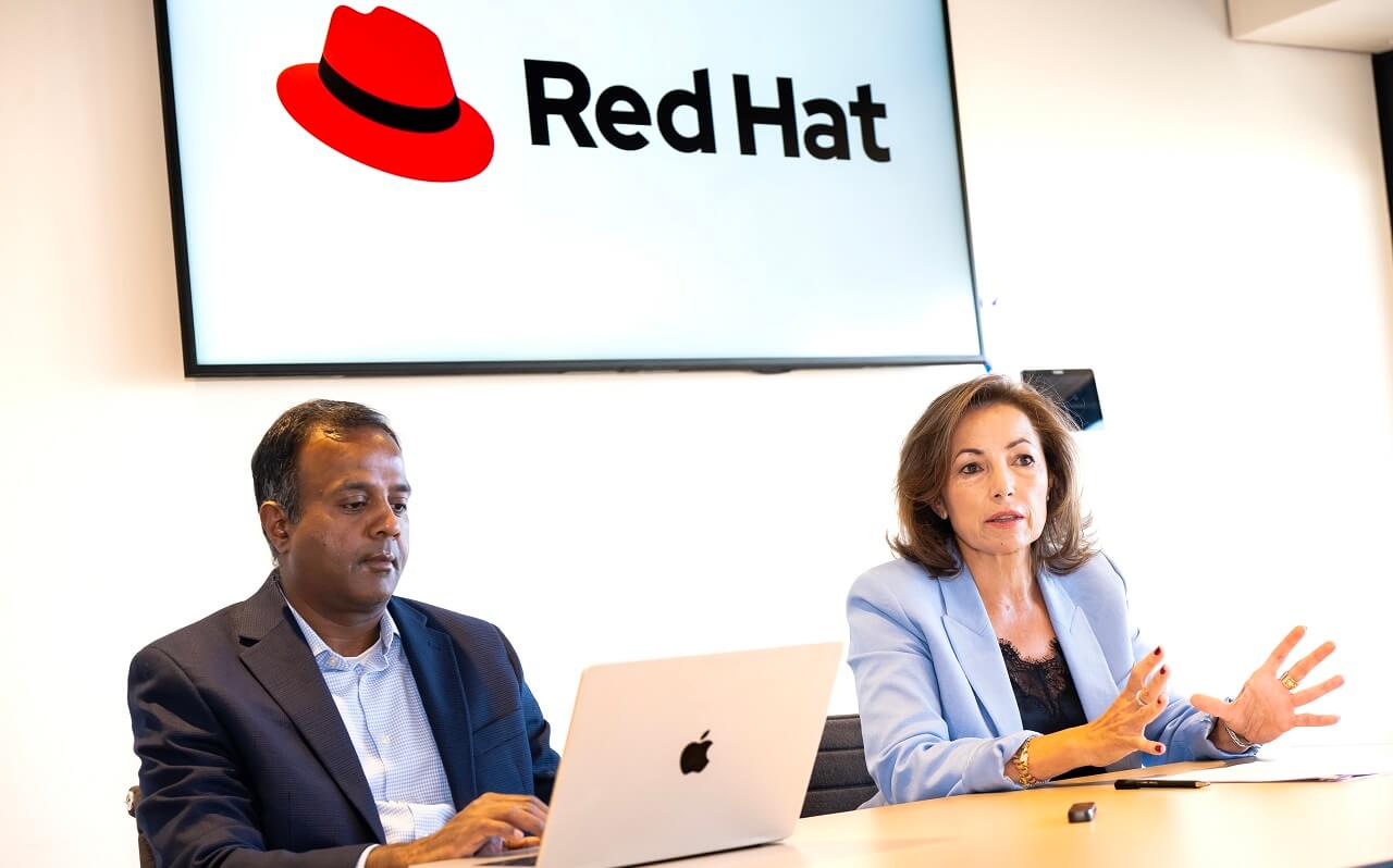 Sathish Balakrishnan y Julia Bernal, Red Hat