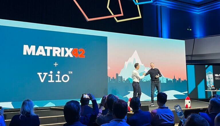El CEO de Matrix42 y el CEO de Viio anunciando la adquisición