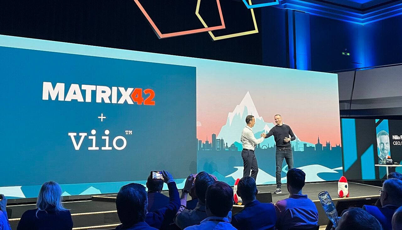 El CEO de Matrix42 y el CEO de Viio anunciando la adquisición