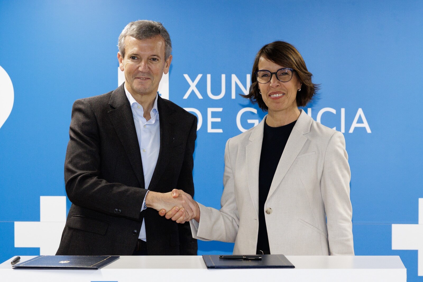 Alfonso Rueda Valenzuela, presidente de la Xunta de Galicia-Suzana Curic, Country Leader de AWS en España y Portugal03
