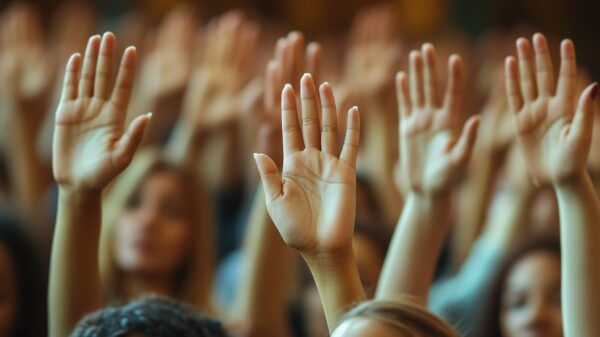 Gobierno inicia consulta para actualizar el servicio universal