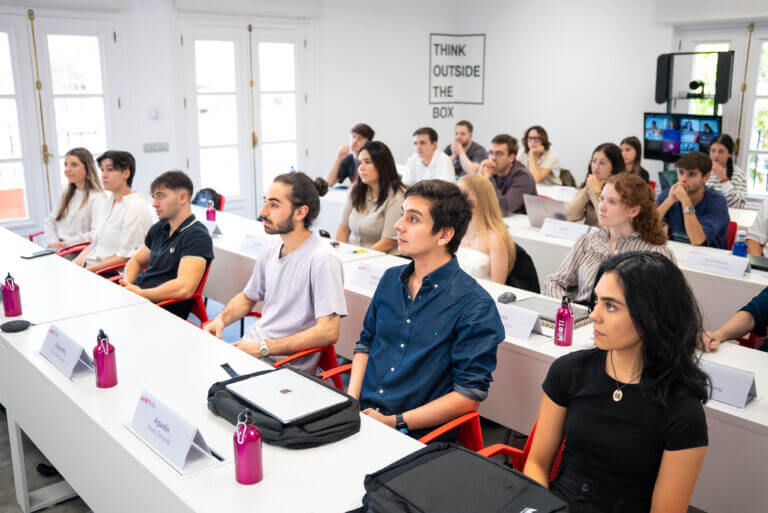 MIOTI Tech & Business School_Estudiantes tech