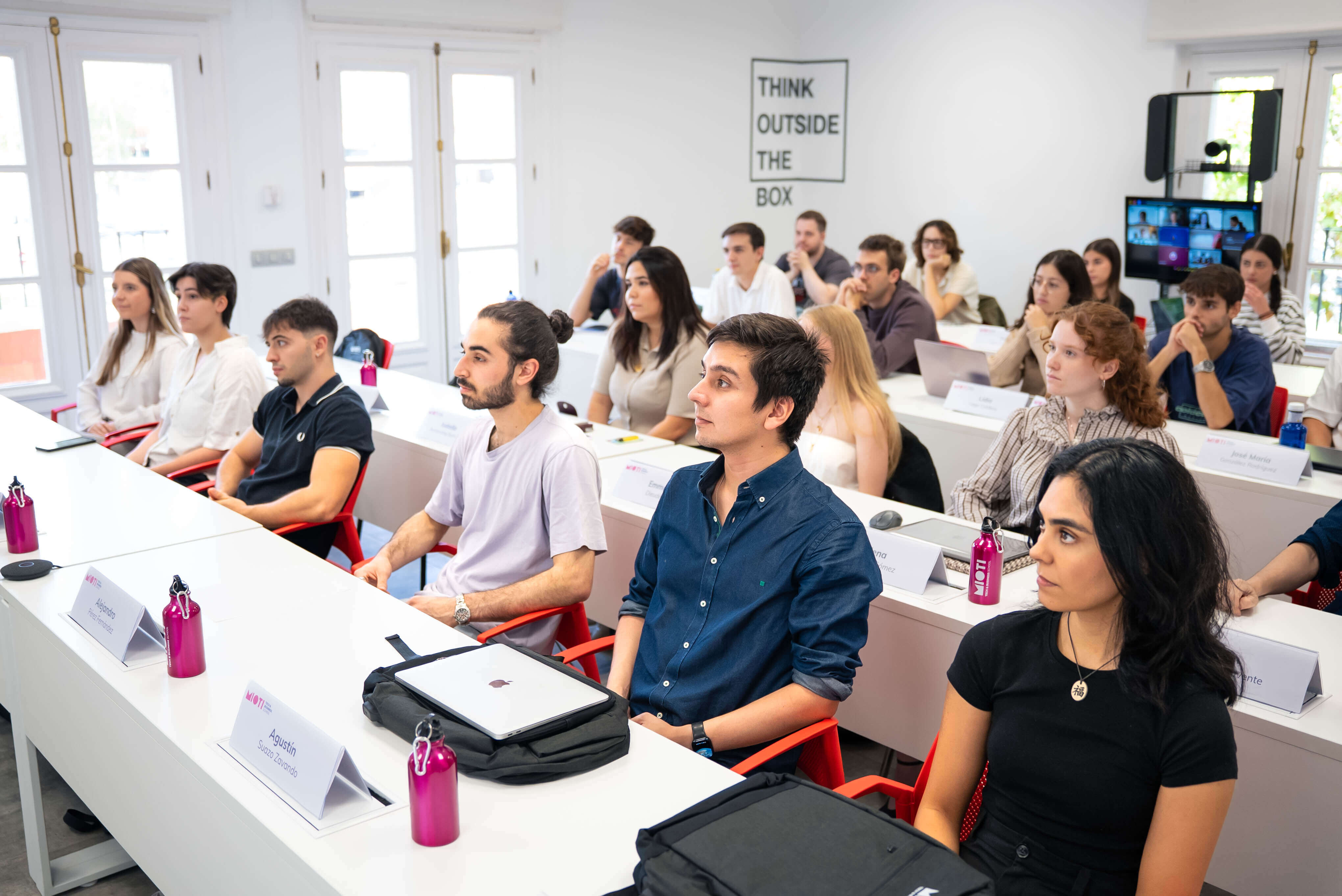 MIOTI Tech & Business School_Estudiantes tech