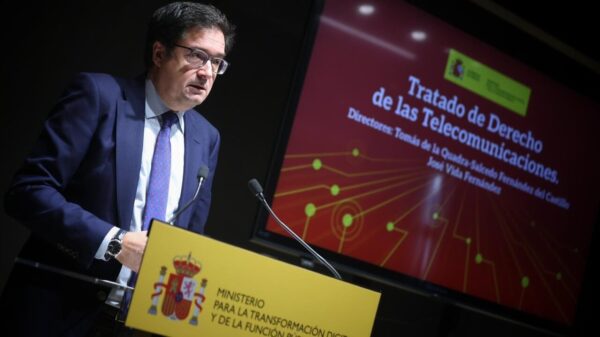 El Gobierno eleva el debate sobre la próxima reforma de las telecomunicaciones