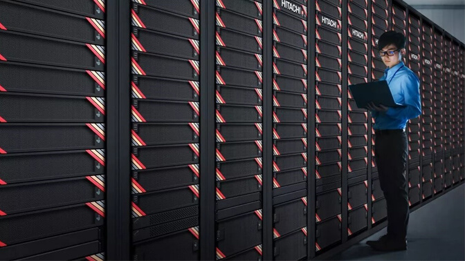 Hitachi Vantara y RedHat