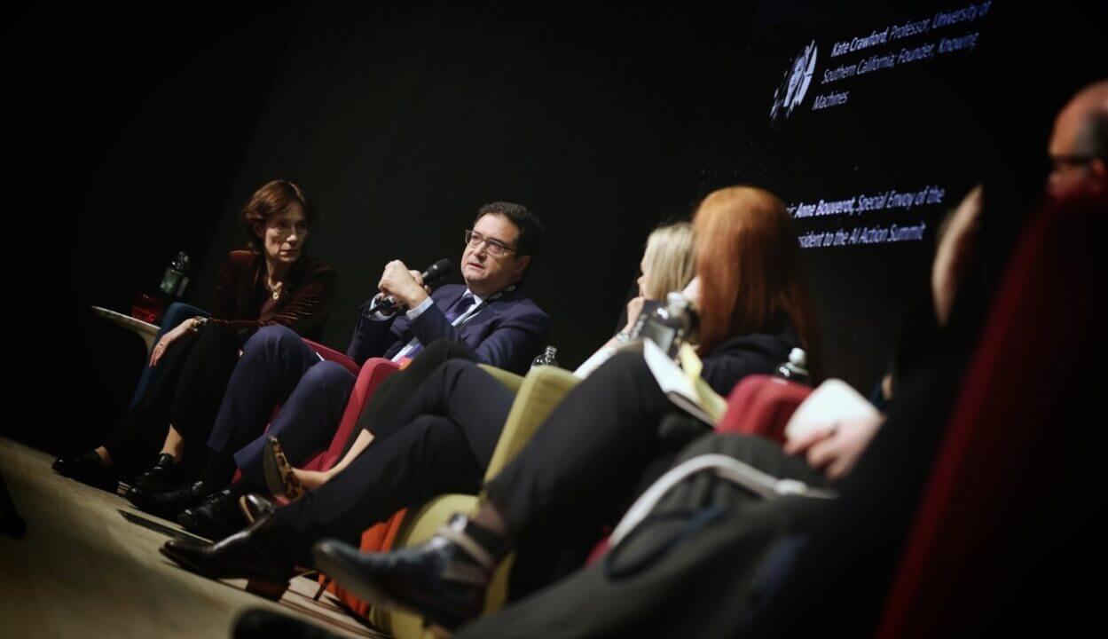 España pide competir en inteligencia artificial, pero sin recortar derechos