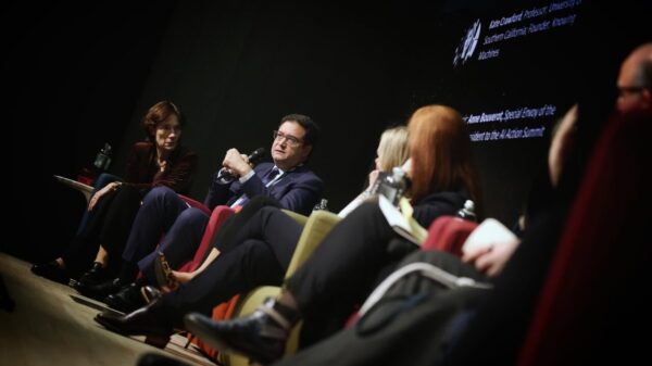 España pide competir en inteligencia artificial, pero sin recortar derechos