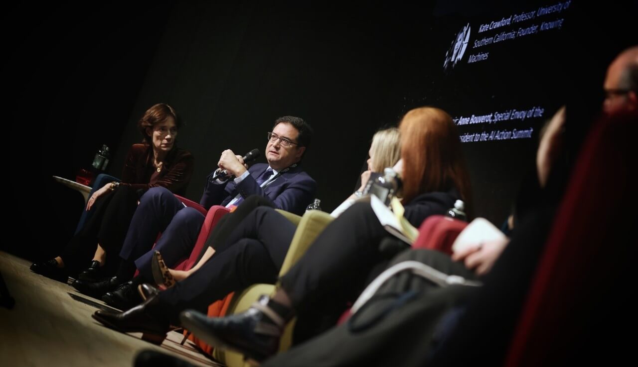 España pide competir en inteligencia artificial, pero sin recortar derechos