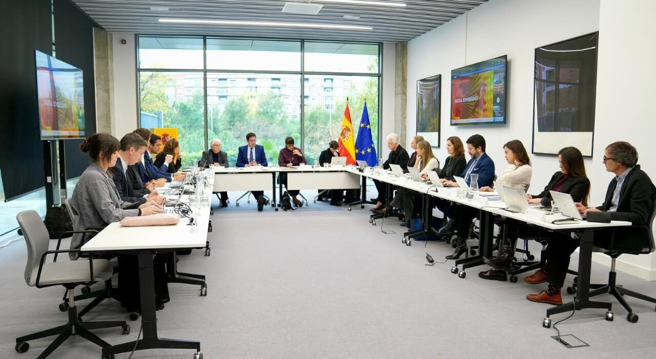 España reúne a su Consejo Internacional de IA para debatir soberanía digital y protección al menor